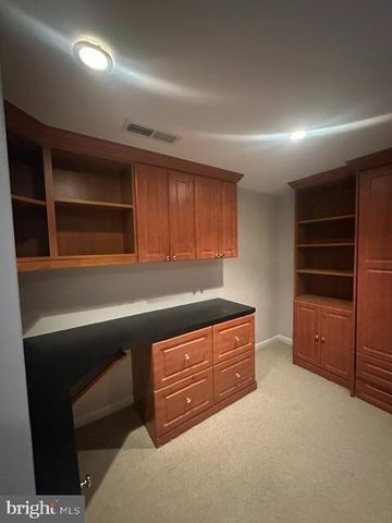 7412 HALLCREST DR, Mclean, VA 22102