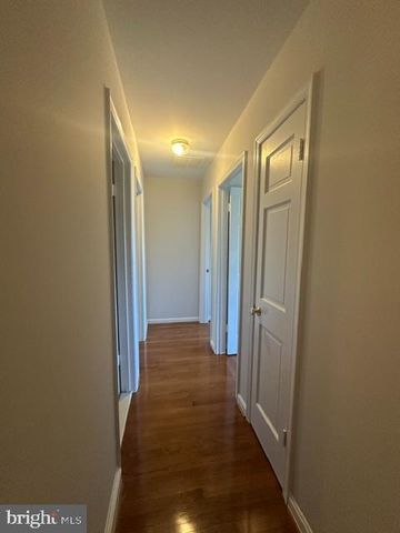 7412 HALLCREST DR, Mclean, VA 22102