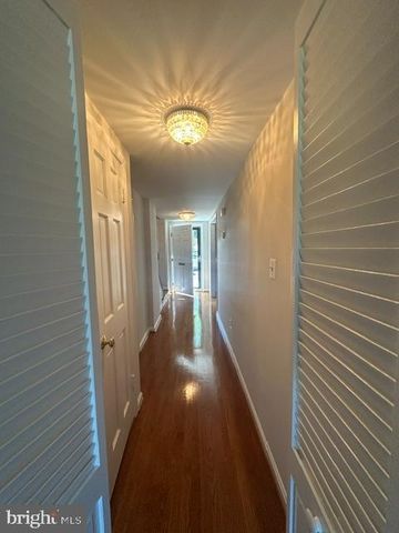 7412 HALLCREST DR, Mclean, VA 22102