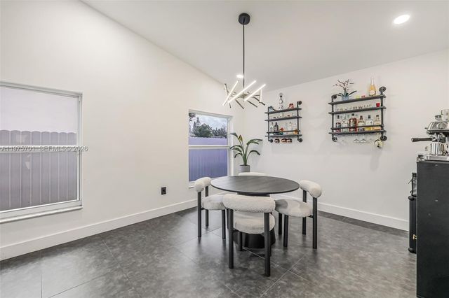 16101 SW 73rd St, Miami, FL 33193