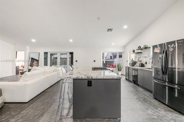 16101 SW 73rd St, Miami, FL 33193