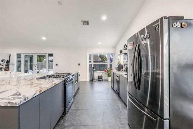 16101 SW 73rd St, Miami, FL 33193