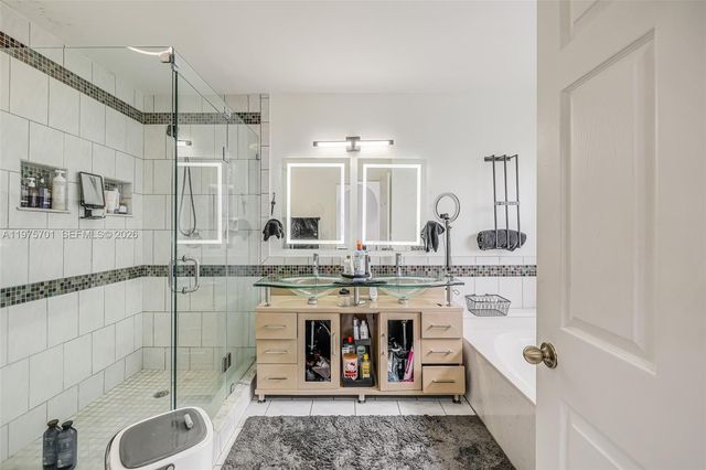 16101 SW 73rd St, Miami, FL 33193