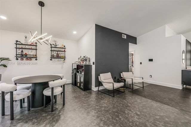 16101 SW 73rd St, Miami, FL 33193