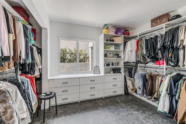 16101 SW 73rd St, Miami, FL 33193