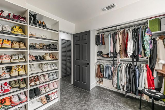 16101 SW 73rd St, Miami, FL 33193