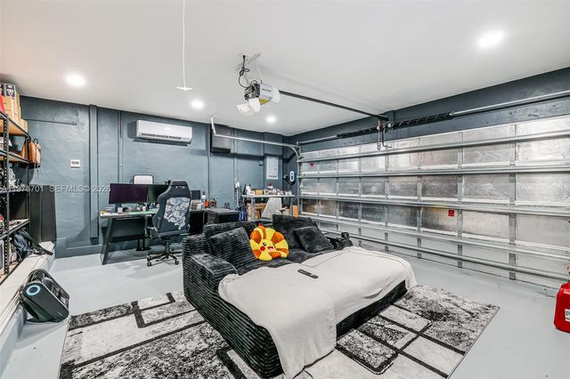 16101 SW 73rd St, Miami, FL 33193