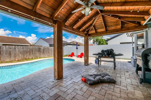 16101 SW 73rd St, Miami, FL 33193