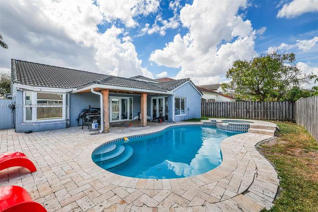 16101 SW 73rd St, Miami, FL 33193