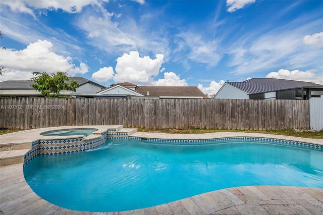 16101 SW 73rd St, Miami, FL 33193