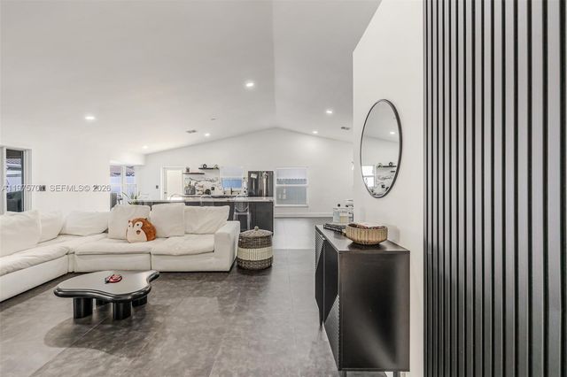 16101 SW 73rd St, Miami, FL 33193