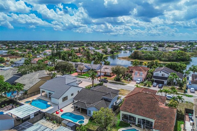 16101 SW 73rd St, Miami, FL 33193