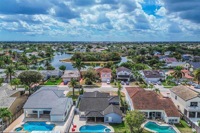 16101 SW 73rd St, Miami, FL 33193