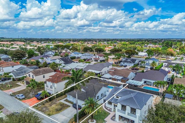 16101 SW 73rd St, Miami, FL 33193