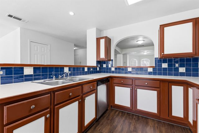 1124 Breezewood Drive, Lewisville, TX 75077