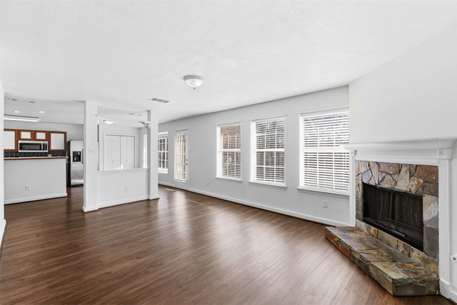 1124 Breezewood Drive, Lewisville, TX 75077