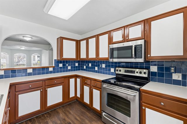 1124 Breezewood Drive, Lewisville, TX 75077