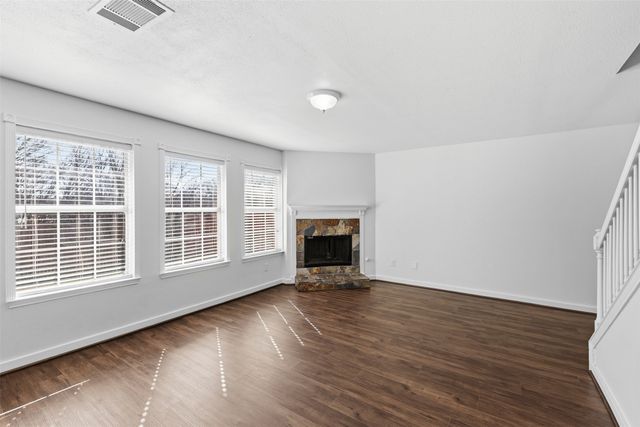 1124 Breezewood Drive, Lewisville, TX 75077