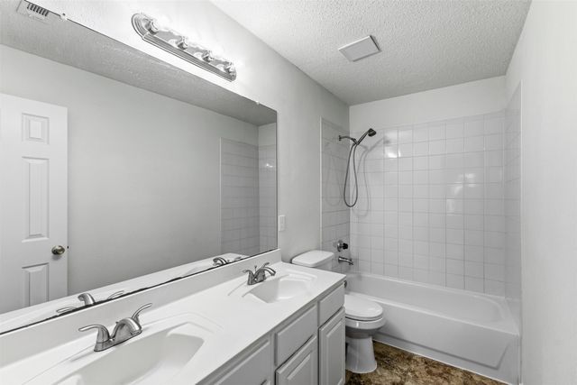 1124 Breezewood Drive, Lewisville, TX 75077