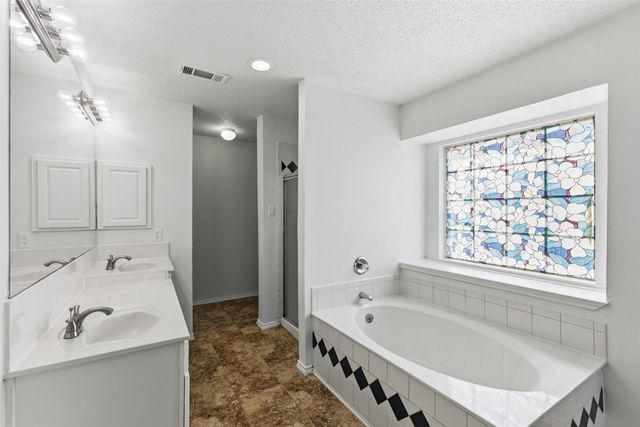 1124 Breezewood Drive, Lewisville, TX 75077