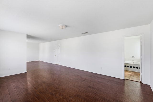 1124 Breezewood Drive, Lewisville, TX 75077