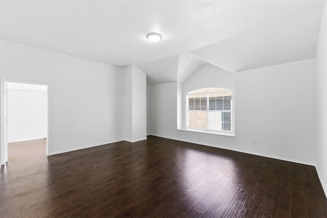 1124 Breezewood Drive, Lewisville, TX 75077