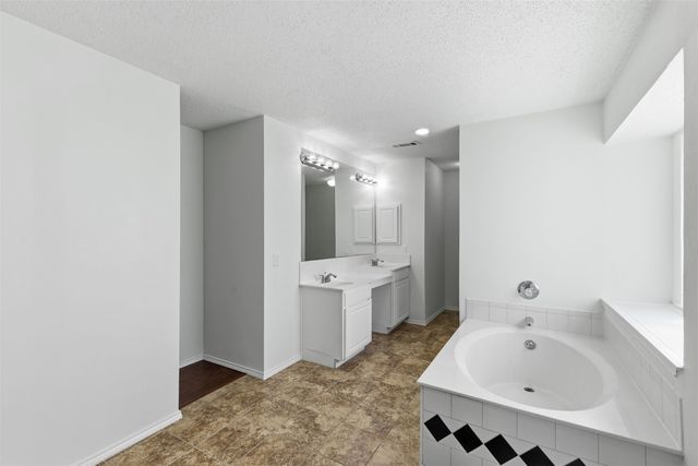 1124 Breezewood Drive, Lewisville, TX 75077