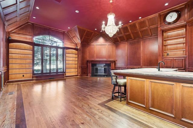 1808 Huntington Avenue, Nichols Hills, OK 73116