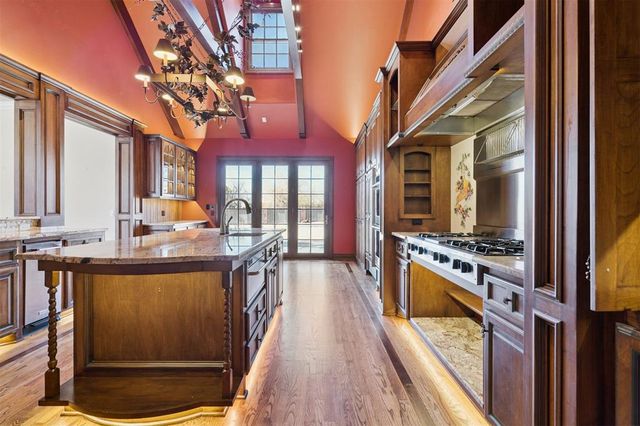 1808 Huntington Avenue, Nichols Hills, OK 73116