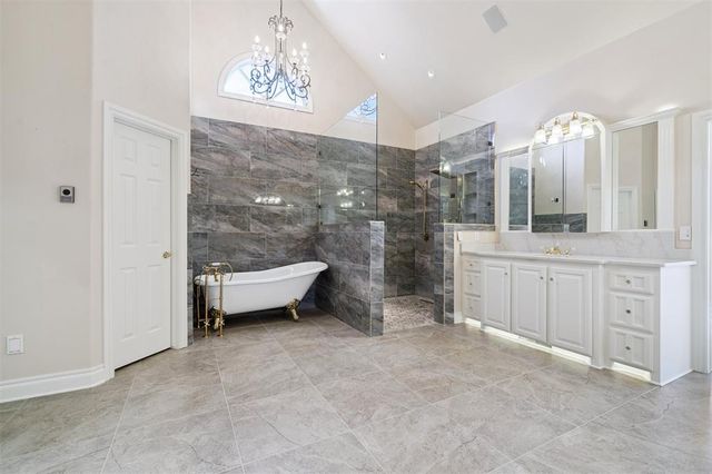 1808 Huntington Avenue, Nichols Hills, OK 73116