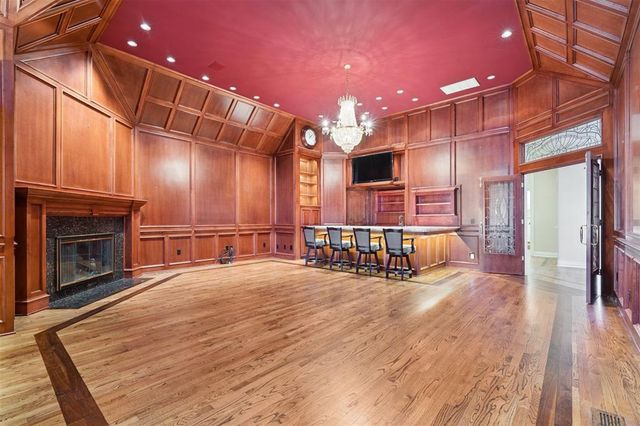 1808 Huntington Avenue, Nichols Hills, OK 73116