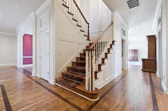 1808 Huntington Avenue, Nichols Hills, OK 73116