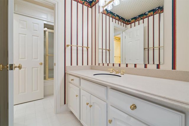 1808 Huntington Avenue, Nichols Hills, OK 73116