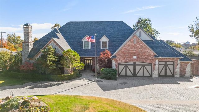 1808 Huntington Avenue, Nichols Hills, OK 73116