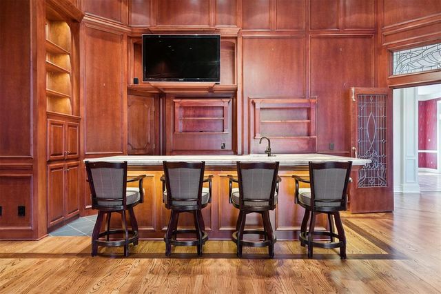 1808 Huntington Avenue, Nichols Hills, OK 73116