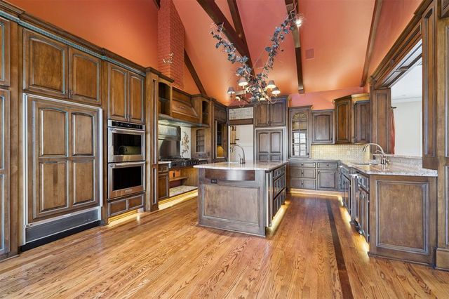 1808 Huntington Avenue, Nichols Hills, OK 73116