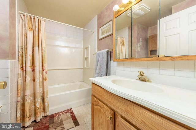 103 CHESTNUT ST, Swedesboro, NJ 08085