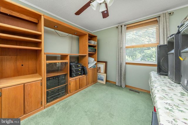 103 CHESTNUT ST, Swedesboro, NJ 08085