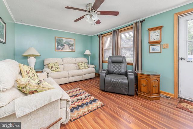 103 CHESTNUT ST, Swedesboro, NJ 08085