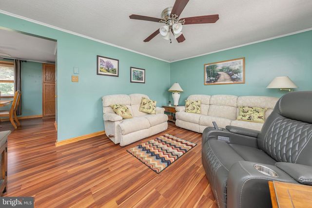 103 CHESTNUT ST, Swedesboro, NJ 08085