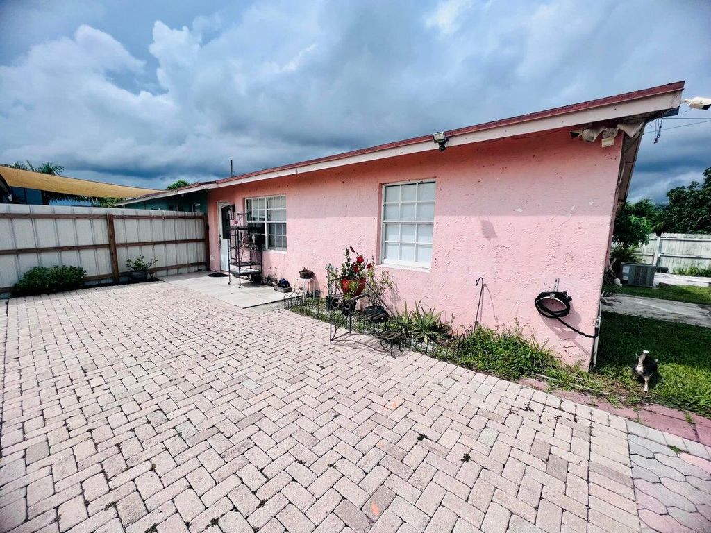 1501 Meridian Road, West Palm Beach, FL 33417