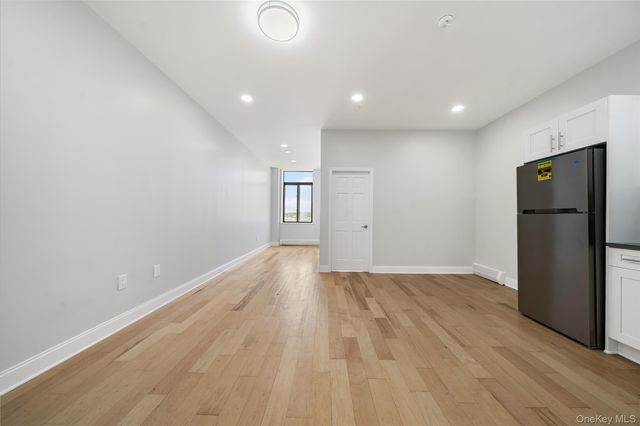 714 Seneca Avenue 504, Ridgewood, NY 11385