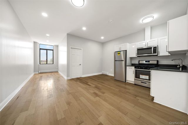 714 Seneca Avenue 504, Ridgewood, NY 11385