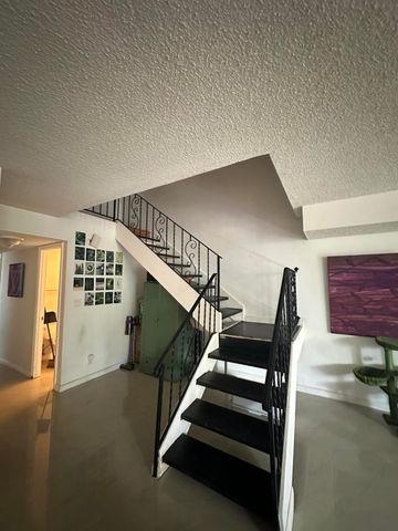 2414 NE 11th Street 161, Hallandale Beach, FL 33009