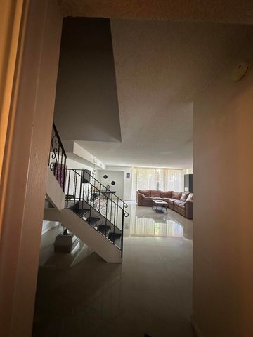 2414 NE 11th Street 161, Hallandale Beach, FL 33009