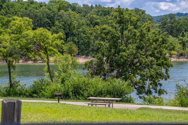 3103 S Vineyards Terrace Unit 4, Branson, MO 65616