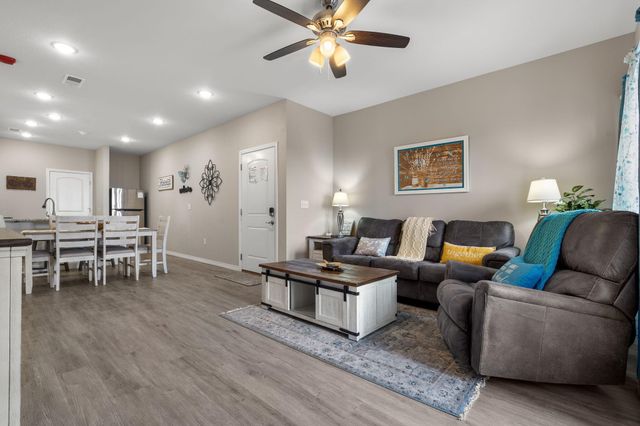 3103 S Vineyards Terrace Unit 4, Branson, MO 65616