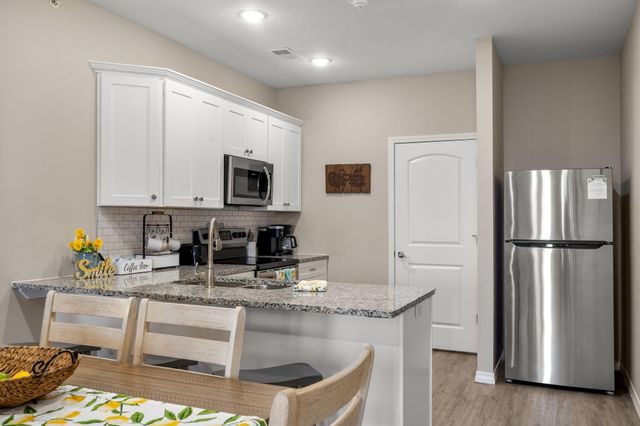 3103 S Vineyards Terrace Unit 4, Branson, MO 65616