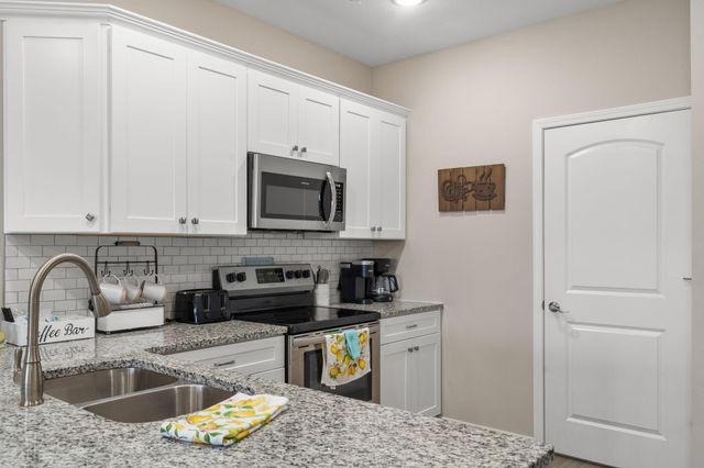 3103 S Vineyards Terrace Unit 4, Branson, MO 65616