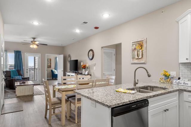 3103 S Vineyards Terrace Unit 4, Branson, MO 65616